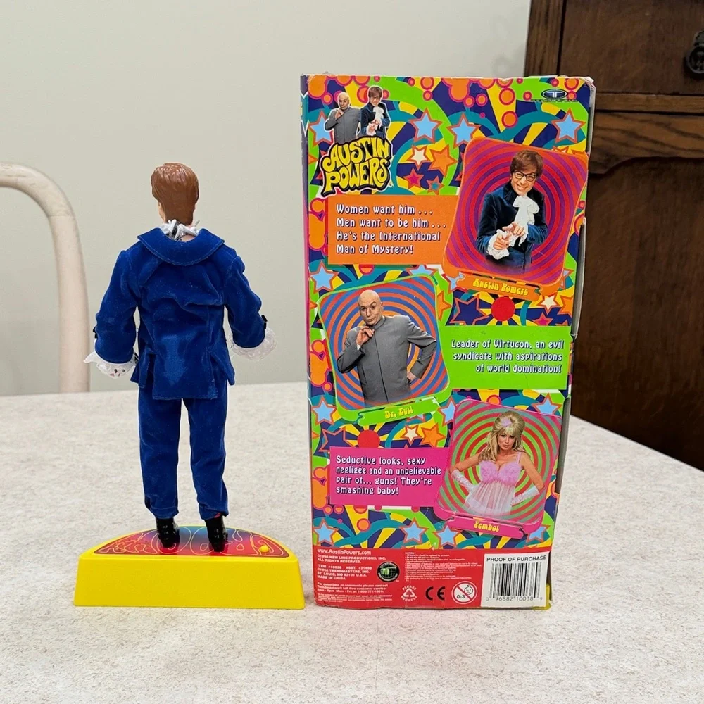 TRENDMASTERS 1998 AUSTIN POWERS FULL POSABLE DOLL & WORKING TALKING STAND IN BOX - Picture 7 of 15